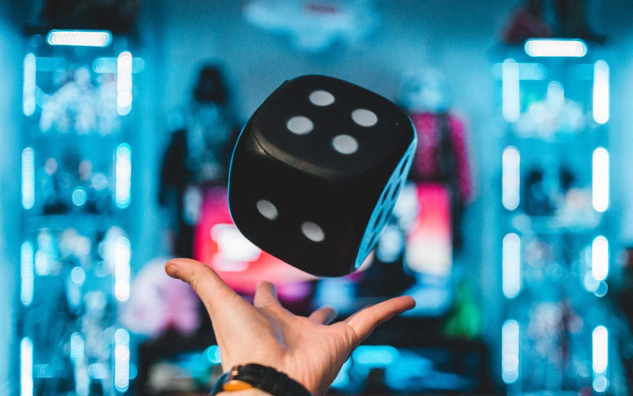 What is a memory game? (Picture of a hand tossing an oversized dice.)